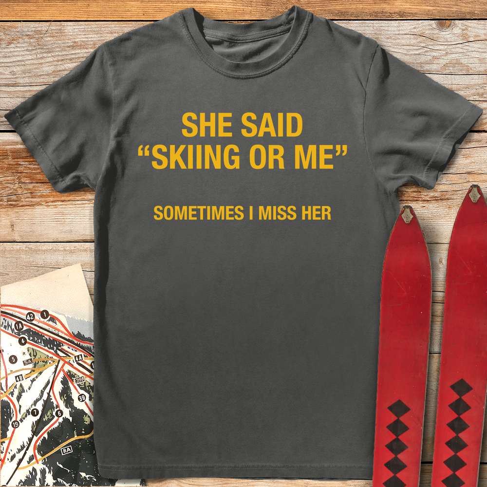 739 Skiing Or Me White - Pepper