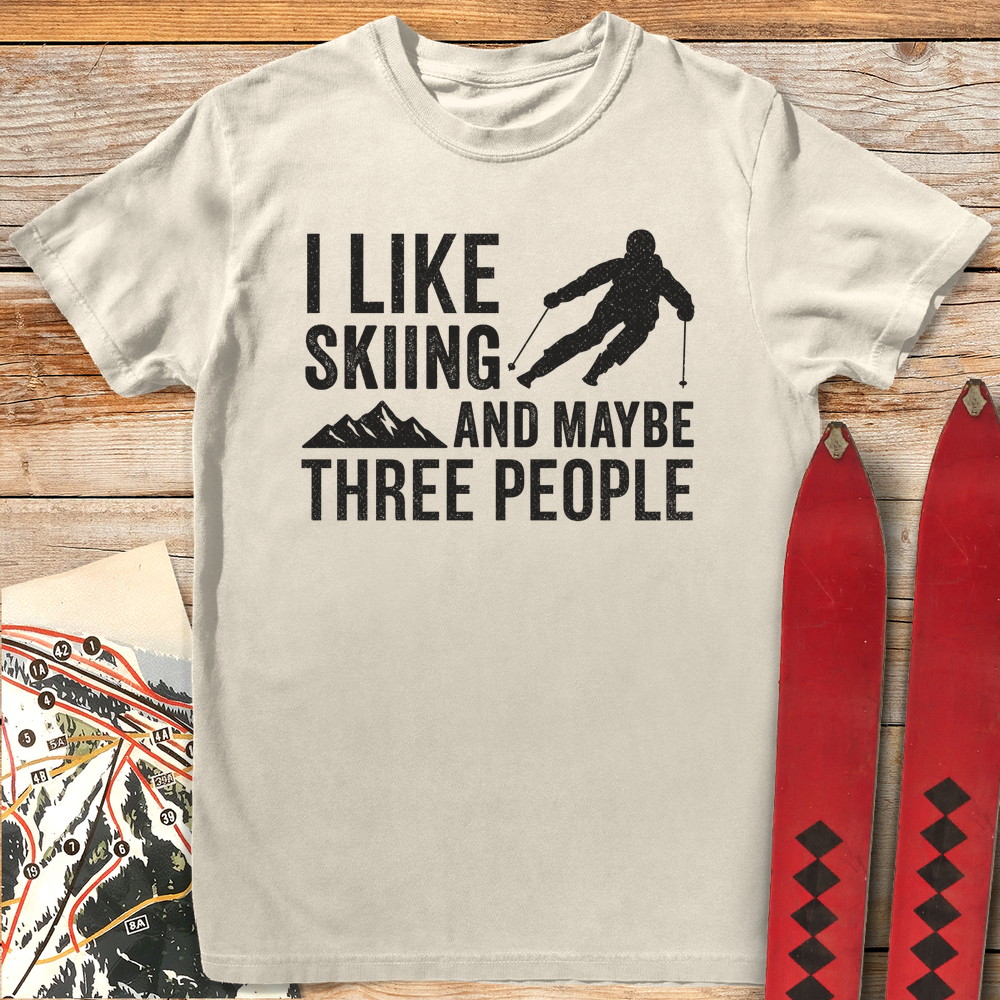 738 Thee People Skiing White - Ivory