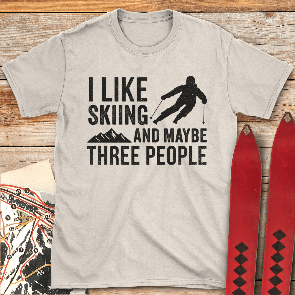 738 Thee People Skiing White - Natural
